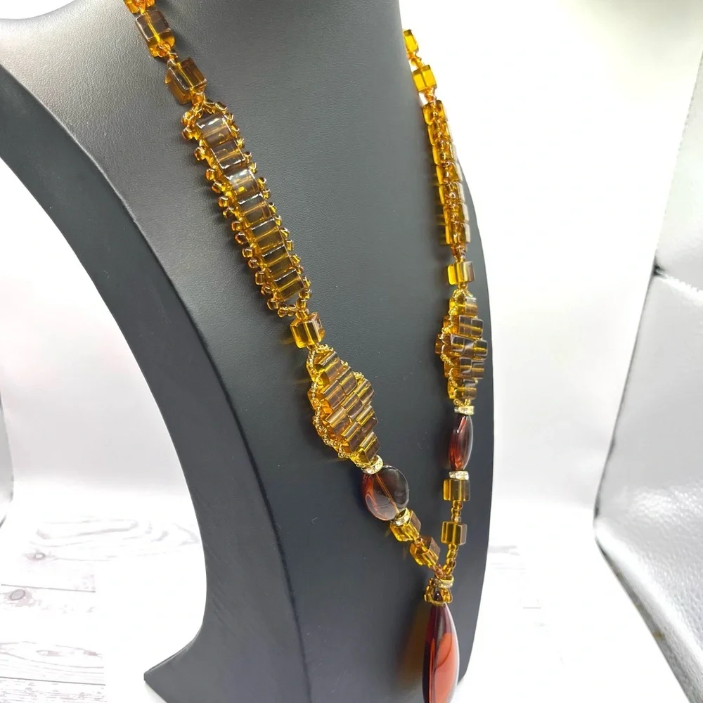 Estate Vtg Amber glass bead necklace with tear drop amber glass main pendant
